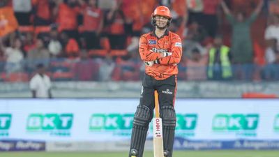 अभिषेक शर्मा ने 9वां टी20 शतक ठोकने के बाद क्यों बांध लिए हाथ, बताया दिलचस्प सेलिब्रेशन का राज SportsTak Hindi