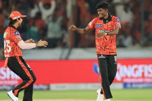 SRH के गेंदबाज अचानक कैसे बने घातक? साकिब और मलिंगा का नाम लेकर कोच ने बताया पूरा प्लान SportsTak Hindi