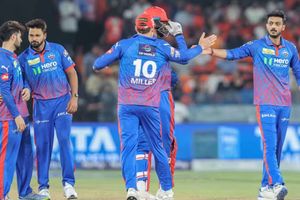 'सिर खुजा रहे हैं', SRH के खिलाफ हार के बाद DC के कप्तान अक्षर पटेल को इस बड़ी गलती के लिए पड़ी लताड़ SportsTak Hindi