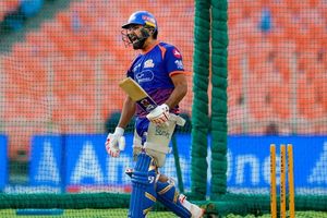 रोहित शर्मा चेन्नई सुपर किंग्स के खिलाफ खेलेंगे या नहीं? जानें इंजरी पर बड़ी अपडेट SportsTak Hindi