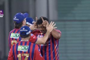 वैभव सूर्यवंशी को मोहसिन ने सिखाया सबक, पहले 5 डॉट गेंद फेंकी फिर छठी पर किया ढेर, जानें क्या था प्लान ? SportsTak Hindi