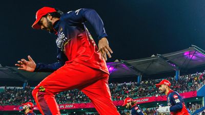 'बाहर रहने की आदत नहीं...', ऑक्शन में मिले 7 करोड़, खेलने का इंतजार कर रहा खिलाड़ी नहीं छुपा पाया दर्द SportsTak Hindi