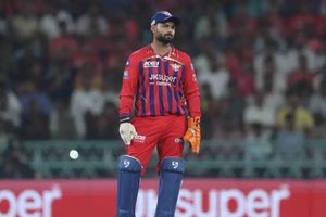 LSG vs RR : 160 के चेज में भी ढेर हो गई पंत की लखनऊ, राजस्थान ने गेंदबाजों के दमपर जीती बाजी SportsTak Hindi