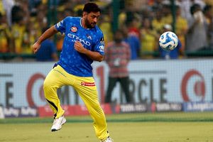 महेंद्र सिंह धोनी की IPL 2026 सीजन में आखिर कब होगी वापसी? कप्तान गायकवाड़ ने कर दिया सब कुछ साफ SportsTak Hindi