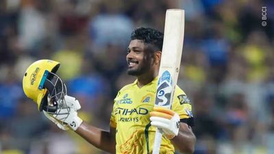 संजू सैमसन ने शतक जड़कर रचा इतिहास, चेन्नई के लिए ऐसा करने वाले बने IPL इतिहास के पहले बैटर Sanju Samson after scoring a century