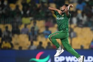 बांग्लादेश ने पाकिस्तान को दिया झटका, दो खिलाड़ियों को PSL में दोबारा भेजने से किया मना SportsTak Hindi