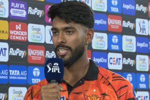 वैभव सूर्यवंशी को हैदराबाद के प्रफुल्ल हिंगे ने पहली गेंद पर कैसे किया आउट? अब सामने आया ये मास्टर प्लान SportsTak Hindi