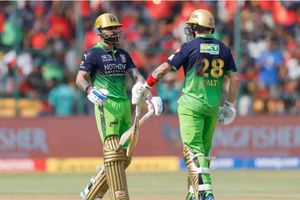 RCB पर भारी मुसीबत! फिल साल्ट क्यों हुए गुजरात के खिलाफ मैच से बाहर? कप्तान ने दी डराने वाली अपडेट SportsTak Hindi