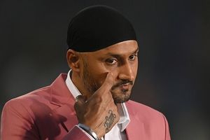 श्रीसंत का 'थप्पड़ कांड' पर बड़ा खुलासा, अब बताया हरभजन सिंह ने इस हरकत से कितना कमाया SportsTak Hindi