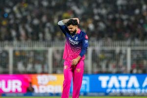 228 रन बनाने के बाद भी मिली हार तो रियान पराग का टीम पर फूटा गुस्सा, कहा - अभिषेक शर्मा जैसे बल्लेबाज की अगर... SportsTak Hindi