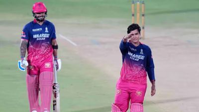 सूर्यवंशी ने गोल्डन डक पर आउट करने वाले बॉलर से लिया बदला, इस तरह उतारा मैक्ग्रा के चेले का खुमार SportsTak Hindi