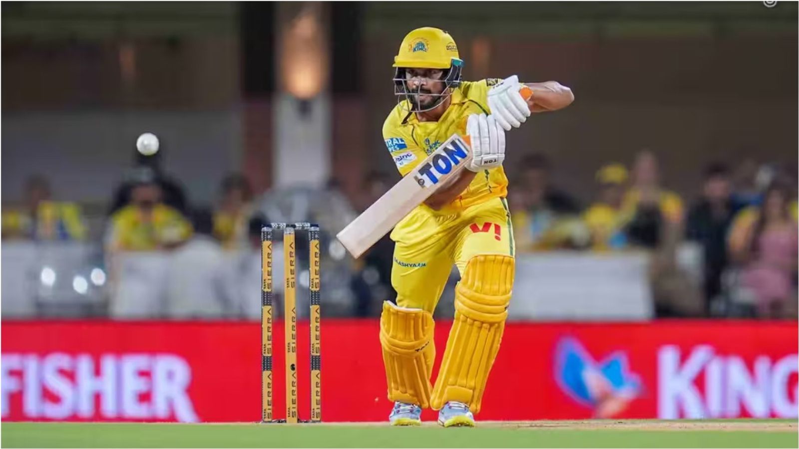 CSK को मिली पांचवी हार तो ऋतुराज गायकवाड़ का घूम गया माथा, बोले - 'कभी-कभी मुझे नफरत हो जाती है' CSK captain Ruturaj Gaikwad in this frame (IPL).