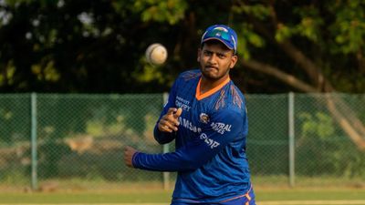 IPL में कदम रखते ही तूफान मचाया, चोट के चलते हाथ कटते-कटते बचा, अब फिर बना धुरंधर, टीम इंडिया में सेलेक्शन का भी दावेदार SportsTak Hindi