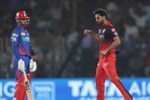 DC vs RCB : 75 रन पर ढेर हुई दिल्ली तो IPL इतिहास में उनके नाम जुड़ा ये सबसे घटिया रिकॉर्ड SportsTak Hindi