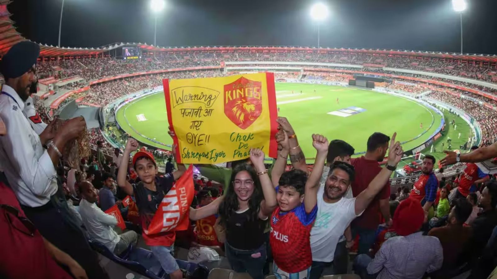 IPL में 200 प्लस के स्कोर्स पर सनराइजर्स हैदराबाद के कोच ने उठाए सवाल, बोले- इस टूर्नामेंट में हम लोग... आईपीएल में पंजाब ने सबसे बड़ा लक्ष्य हासिल कर रखा है. (Photo: IPL)