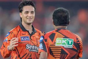 SRH की जीत का क्रेडिट किसे मिला? क्लासेन और हेड नहीं अभिषेक शर्मा ने इस धुरंधर का लिया नाम SportsTak Hindi