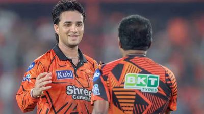 SRH की जीत का क्रेडिट किसे मिला? क्लासेन और हेड नहीं अभिषेक शर्मा ने इस धुरंधर का लिया नाम IPL 2026