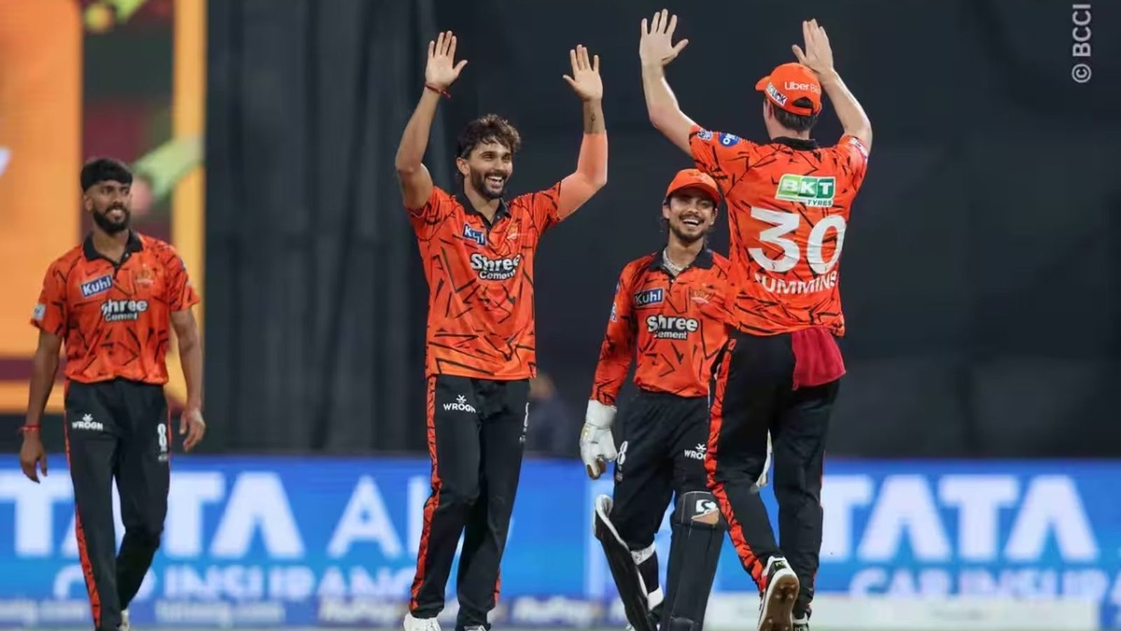 IPL 2026 Points Table : हैदराबाद ने मुंबई पर जीत से राजस्थान को पछाड़ा, अंकतालिका का जानें हाल हैदराबाद की टीम के खिलाड़ी