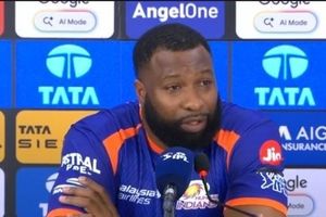 मुंबई की टीम आठ में छह मैच हारी तो भी पोलार्ड को प्लेऑफ की उम्मीद, कहा - हार स्वीकार है लेकिन हम हारे हुए नहीं हैं' SportsTak Hindi