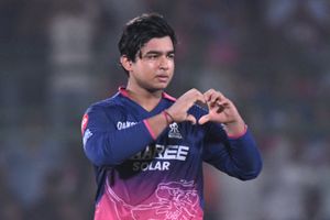 'वैभव सूर्यवंशी मुंबई इंडियंस में जा सकते हैं', युवा बल्लेबाज को लेकर RR को मिली चेतावनी SportsTak Hindi