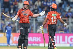 हेनरिक क्लासेन ने सनराइजर्स हैदराबाद को मुंबई इंडियंस के खिलाफ जीत दिलाने के बाद खरीदी टीम SportsTak Hindi