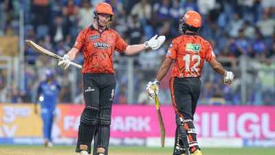 हेनरिक क्लासेन ने सनराइजर्स हैदराबाद को मुंबई इंडियंस के खिलाफ जीत दिलाने के बाद खरीदी टीम SportsTak Hindi