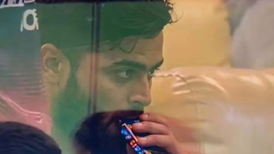 रियान पराग नई मुसीबत में फंसे, RR कप्तान को BCCI ने फाइन लगाकर छोड़ा, मगर महिला ग्रुप ने की अब जांच की मांग SportsTak Hindi