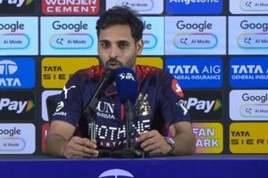 'मैं अब जवान नहीं हूं', भुवनेश्वर कुमार ने गुजरात से RCB की हार के बाद क्यों कहा ऐसा SportsTak Hindi