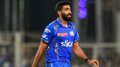 बुमराह और सूर्यकुमार यादव क्या CSK के खिलाफ मैच से होंगे बाहर? कोच जयवर्धने ने दिया जवाब Mumbai Indians' pace spearhead Jasprit Bumrah in frame. (X)