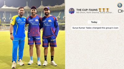6 ICC ट्रॉफी वाले धोनी-रोहित और सूर्या आए एक साथ, पूछा गया ग्रुप का नाम, BCCI ने दिया मजेदार जवाब SportsTak Hindi