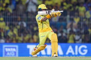 मुंबई की हार के बाद कार्तिक शर्मा के गन सेलिब्रेशन ने मचाई हलचल, बोले- मैच से पहले... SportsTak Hindi