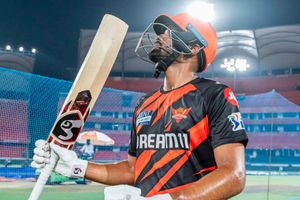 SRH ने इस रनमशीन का कराया डेब्यू, U19 वर्ल्ड कप से चूका तो घरेलू क्रिकेट में की रनों की बारिश, इंजरी से मिला था IPL टिकट SportsTak Hindi