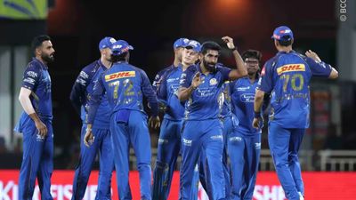 मुंबई इंडियंस का IPL 2026 सीजन समाप्त होने पर कोच जयवर्धने का छलका दर्द, कहा - टुकड़ों में टीम के खिलाड़ी... Mumbai team players