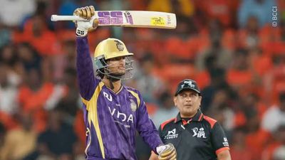 SRH vs KKR: रघुवंशी-चक्रवर्ती के धांसू प्रदर्शन से KKR ने रोका SRH का विजयी अभियान Angkrish Raghuvanshi after scoring fifty