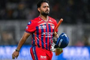 ऋषभ पंत क्या 27 करोड़ रुपये के बोझ के नीचे दबे हुए हैं? LSG ने कप्तान की खराब फॉर्म पर तोड़ी चुप्पी SportsTak Hindi