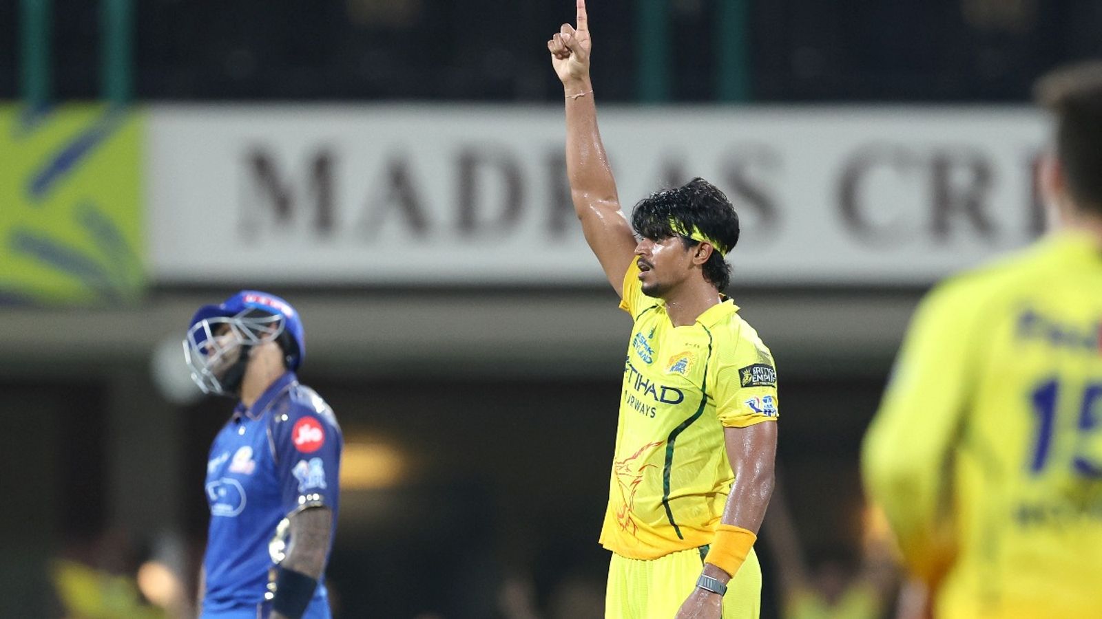 CSK को एक और झटका, डेब्यू के ठीक बाद तेज गेंदबाज IPL 2026 से बाहर रामकृष्ण घोष आईपीएल 2026 से बाहर हो गए हैं. (PC: IPL X)