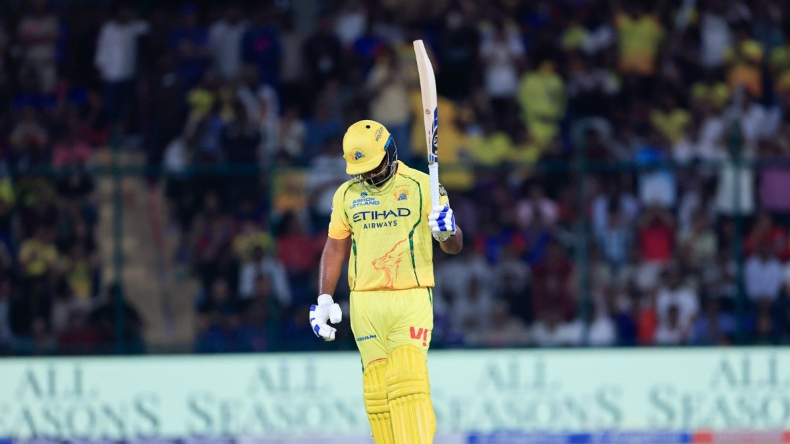 DC vs CSK : दिल्ली में संजू के तूफान से जीती CSK, कैपिटल्स को मिली आठ विकेट से बुरी हार फिफ्टी जड़ने के बाद संजू सैमसन