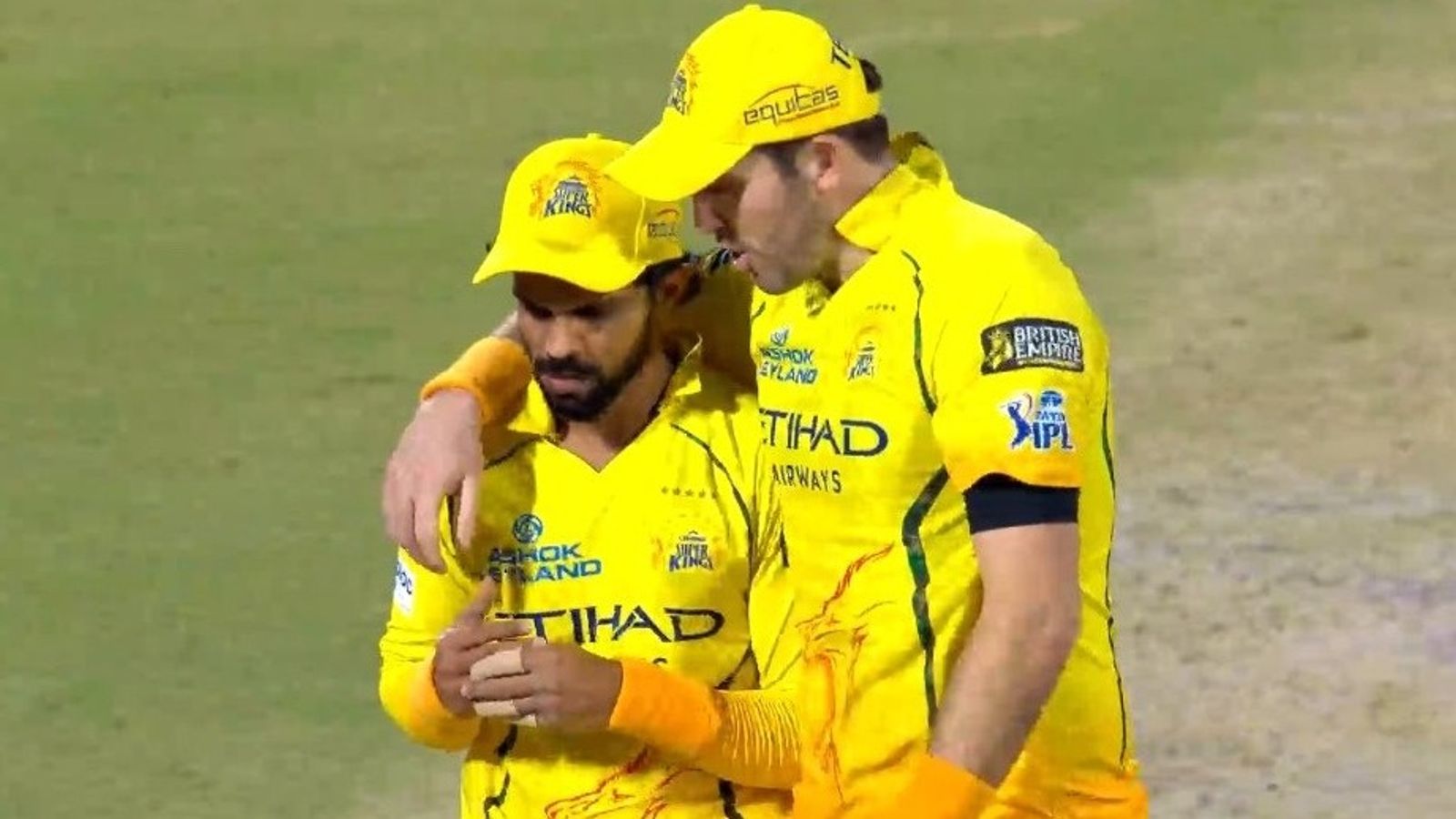 पांच रन देकर स्टब्स को आउट करने वाले जैमी ओवर्टन से गायकवाड़ ने क्यों कराया सिर्फ एक ही ओवर? जैमी ओवर्टन ने ट्रिस्टन स्टब्स का विकेट लिया. (PC:X)
