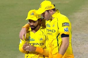 पांच रन देकर स्टब्स को आउट करने वाले जैमी ओवर्टन से गायकवाड़ ने क्यों कराया सिर्फ एक ही ओवर? SportsTak Hindi