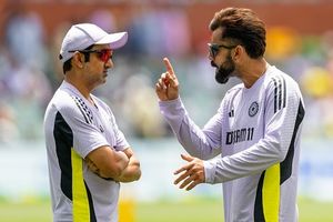 'विराट कोहली से उलझ रहा है', 2027 वर्ल्ड कप से पहले गंभीर को लेकर पूर्व क्रिकेटर का बड़ा खुलासा, कहा - उसे बिना लड़ाई के... SportsTak Hindi