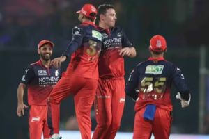 RCB के बेंगलुरु मैदान को क्यों नहीं मिली IPL फाइनल की मेजबानी ? BCCI सचिव ने उगला कड़वा सच SportsTak Hindi