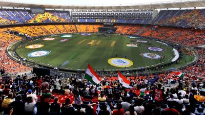 अहमदाबाद में आखिरी 5 में से 4 IPL फाइनल कराने पर BCCI का आया जवाब, बोले- बेंगलुरु में इसे कराना... SportsTak Hindi