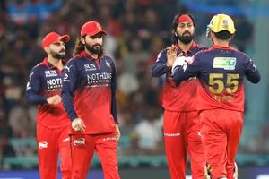 LSG vs PBKS : 6 गेंद 20 रन के रोमांच में मार नहीं सके रोमारियो, RCB को अंत में लखनऊ से मिली नजदीकी हार SportsTak Hindi