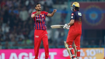 IPL 2026 Points Table: लखनऊ को 1 महीने बाद मिली जीत तो अंक तालिका में मची हलचल, RCB का बिगड़ा प्लेऑफ का समीकरण SportsTak Hindi