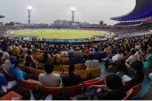 IPL 2026: फ्रेंचाइज मालिकों के खिलाड़ियों को गले लगाने और बात करने पर BCCI ने लगाया बैन, दी कड़ी चेतावनी SportsTak Hindi