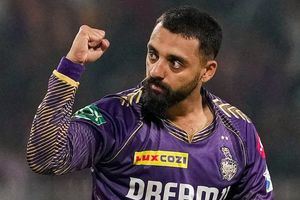 क्या वरुण चक्रवर्ती चोटिल हैं? KKR की जीत के बाद रहाणे ने गेंदबाज के अचानक मैदान से बाहर जाने की बताई वजह SportsTak Hindi