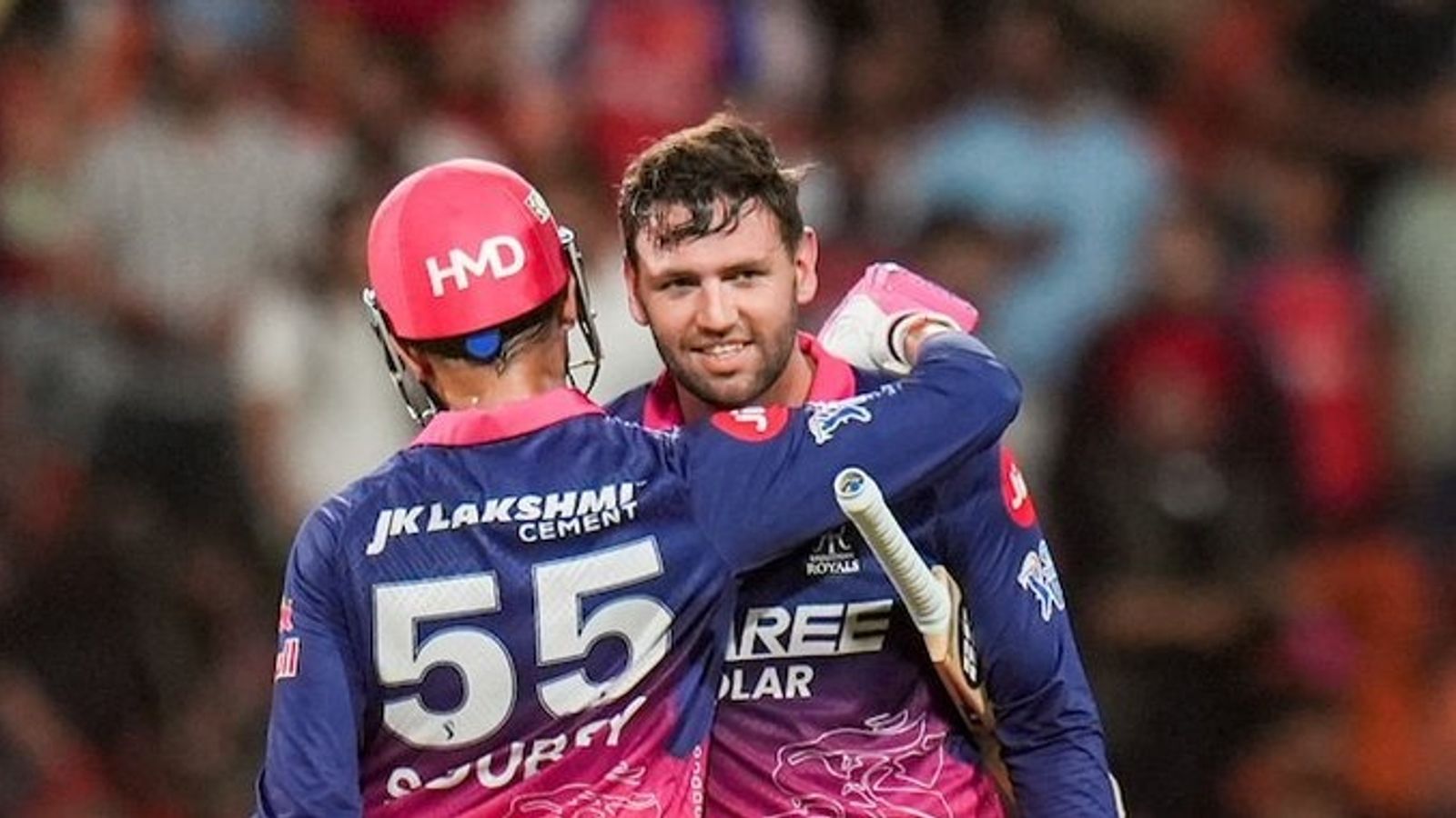 'वो मुझे बल्ले अच्छे भेज रहे हैं', राजस्थान के डोनोवन फरेरा ने 16 छक्के उड़ाने के बाद खोला राज, कहा - कार की बैट्री... डोनोवन फरेरा