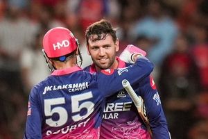'वो मुझे बल्ले अच्छे भेज रहे हैं', राजस्थान के डोनोवन फरेरा ने 16 छक्के उड़ाने के बाद खोला राज, कहा - कार की बैट्री... SportsTak Hindi