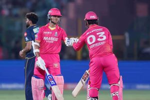 गुजरात से हार के बाद अब कैसे प्लेऑफ में जा सकती है राजस्थान रॉयल्स, जानें नए समीकरण SportsTak Hindi