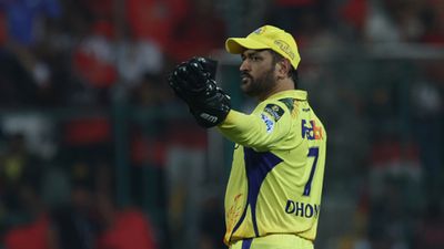 एमएस धोनी क्या IPL 2026 में खेलेंगे? फिट होने के बावजूद टीम में न आने पर भारतीय दिग्गज ने दी अंदर की अपडेट, कहा- वे शायद ही... Former CSK captain MS Dhoni in frame. (Getty)
